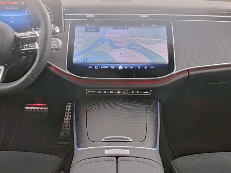 Mercedes-Benz E 400 e 4M *AMG+PANO+AIRMAT+NIGHT+DIGITAL+HAL+20 — photo 7