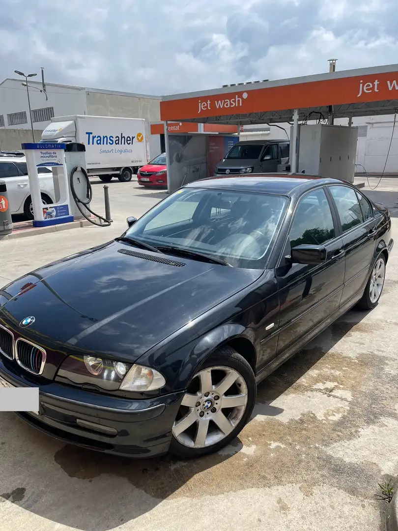 BMW 320 320d - 1