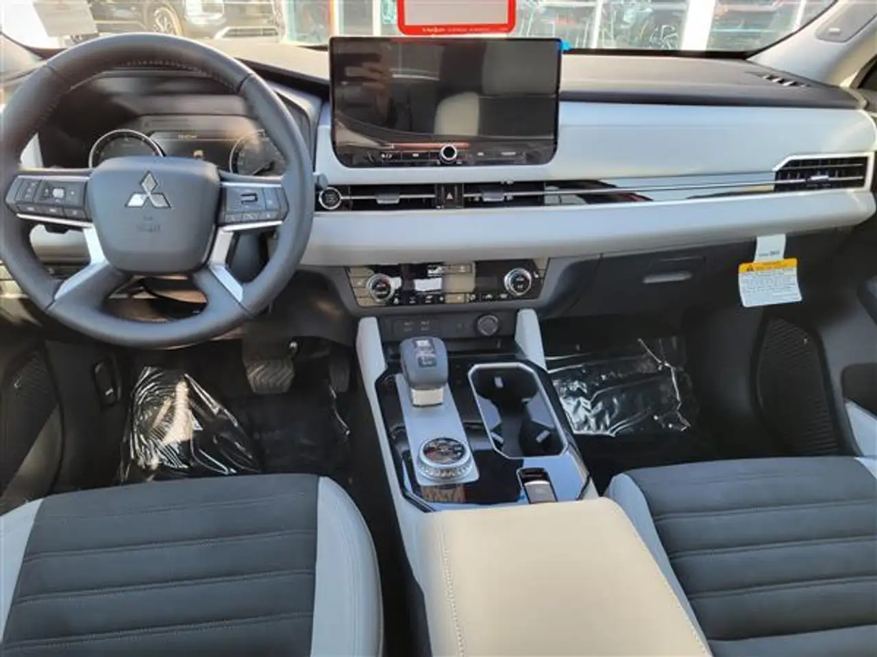 Mitsubishi Outlander снимка Mitsubishi Outlander