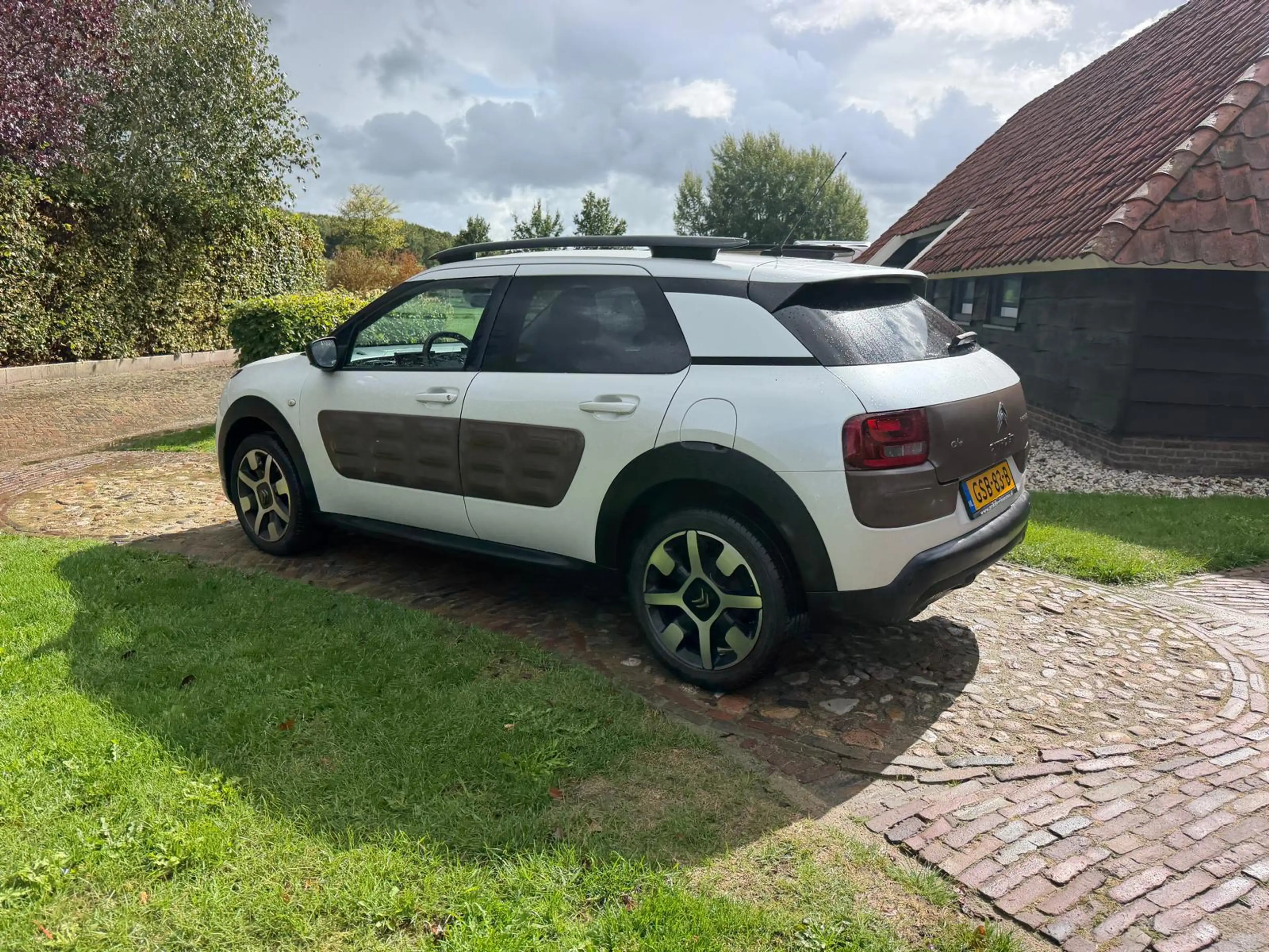 Citroen C4 Cactus 1.2 e-VTi Feel-Navi-Camera-17"-AUTOMAAT- — photo 3