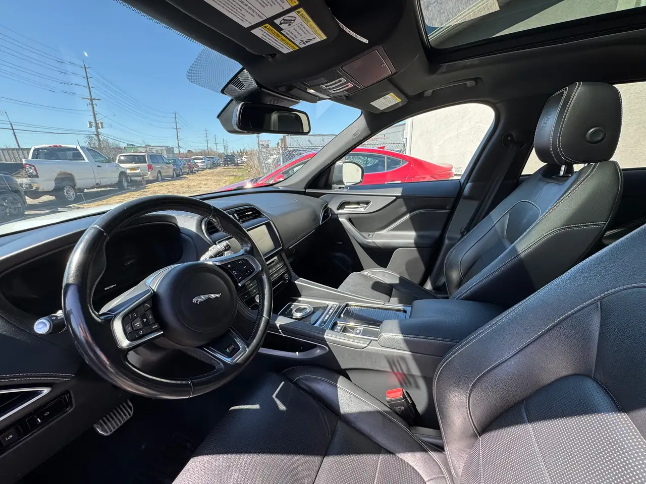 Jaguar F-Pace снимка Jaguar F-Pace