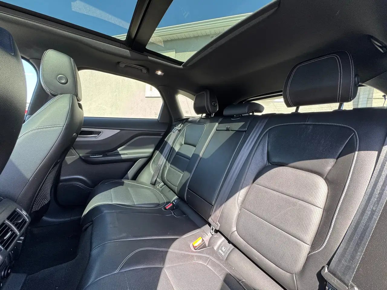 Jaguar F-Pace снимка Jaguar F-Pace