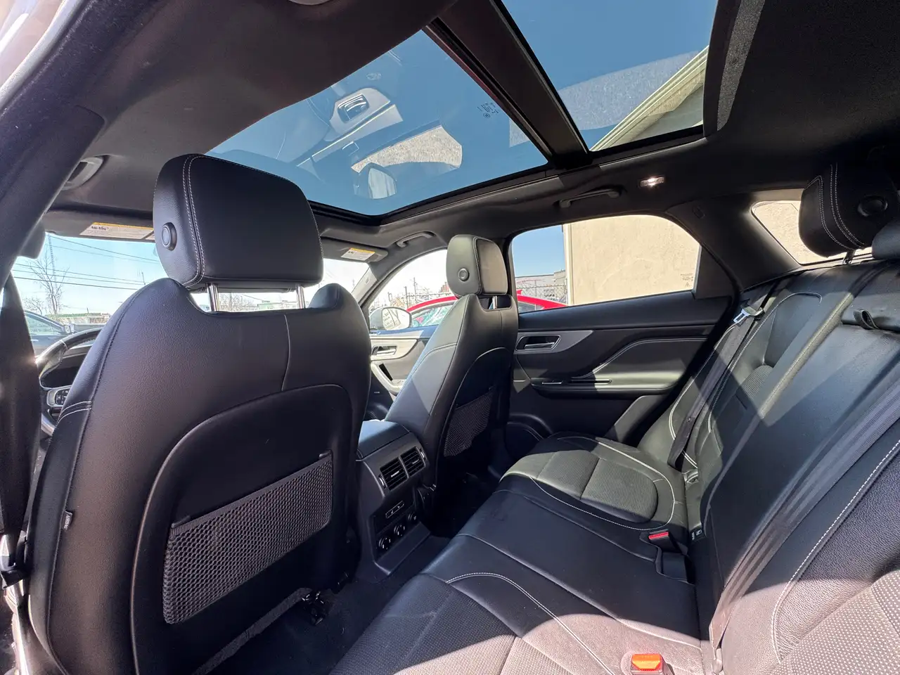 Jaguar F-Pace снимка Jaguar F-Pace