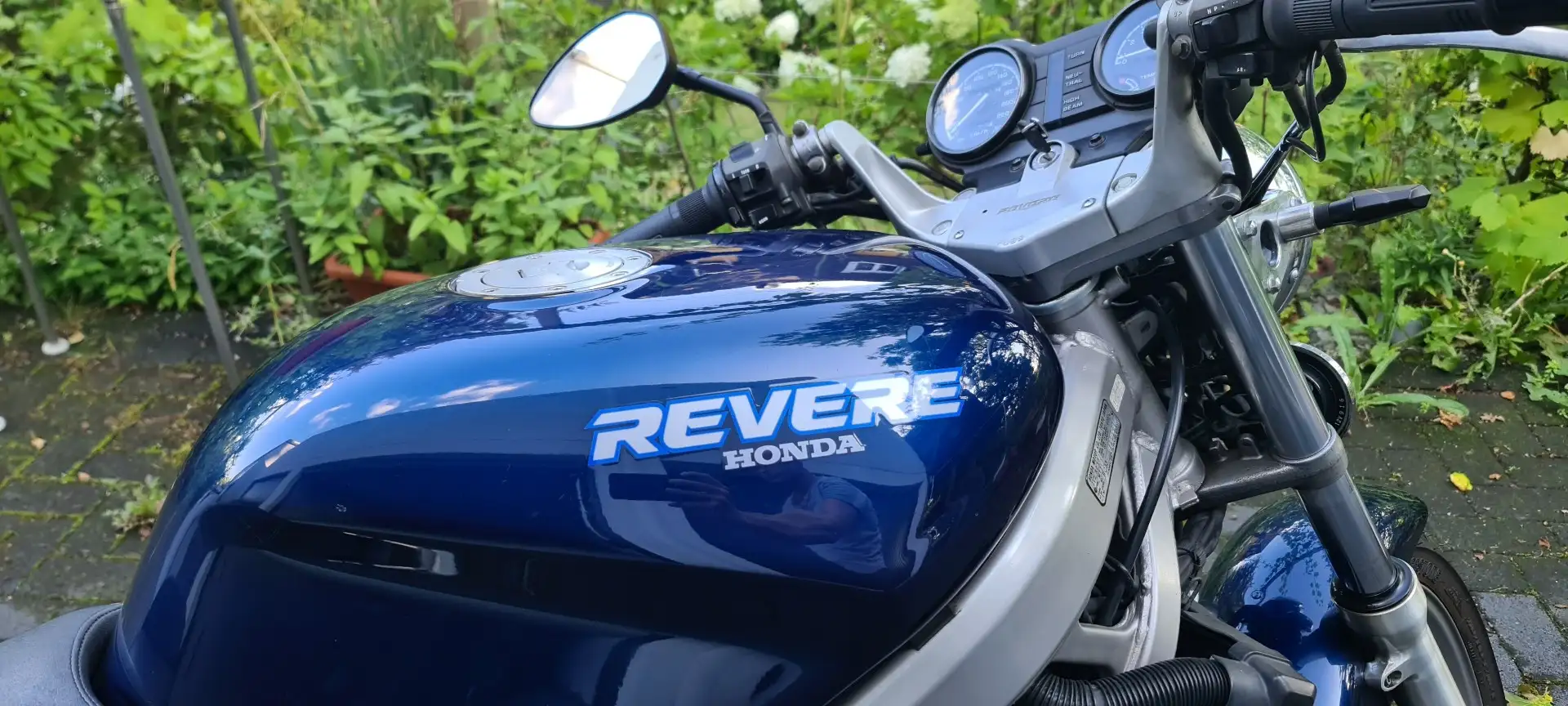 Honda NTV 650 Blauw - 1