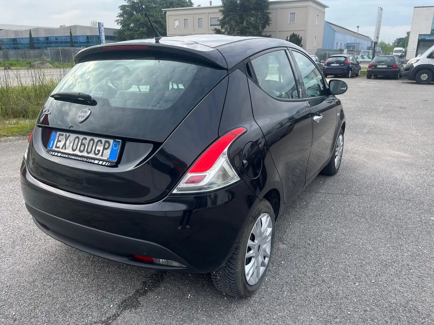 Lancia Ypsilon 1.2 8v Elle 69cv - 1