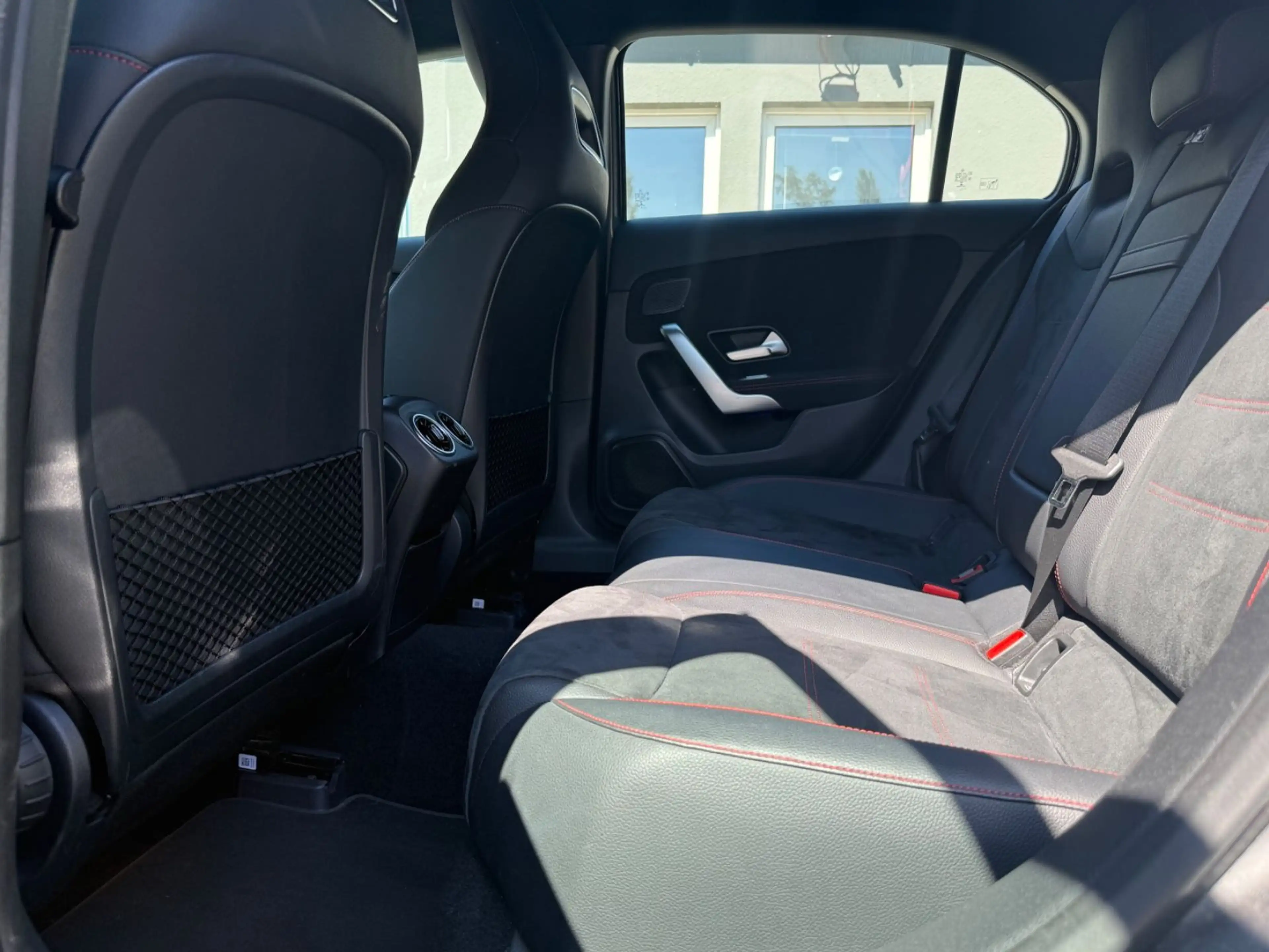 Mercedes-Benz A 220 d AMG/ Ambiente/Spur/R-Kamera/LED/Keyl./AHK — photo 14