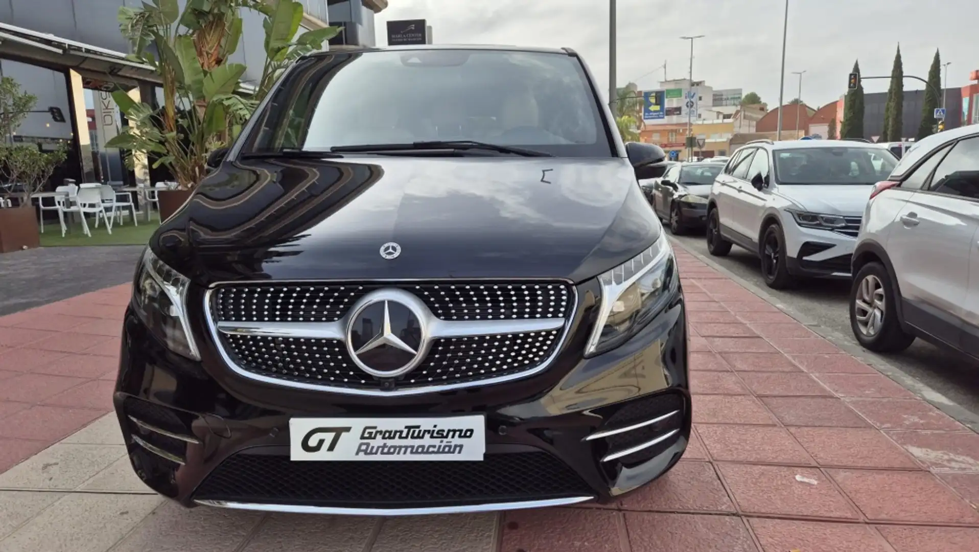 Mercedes-Benz V 300d Extralargo Avantgarde Černá - 1