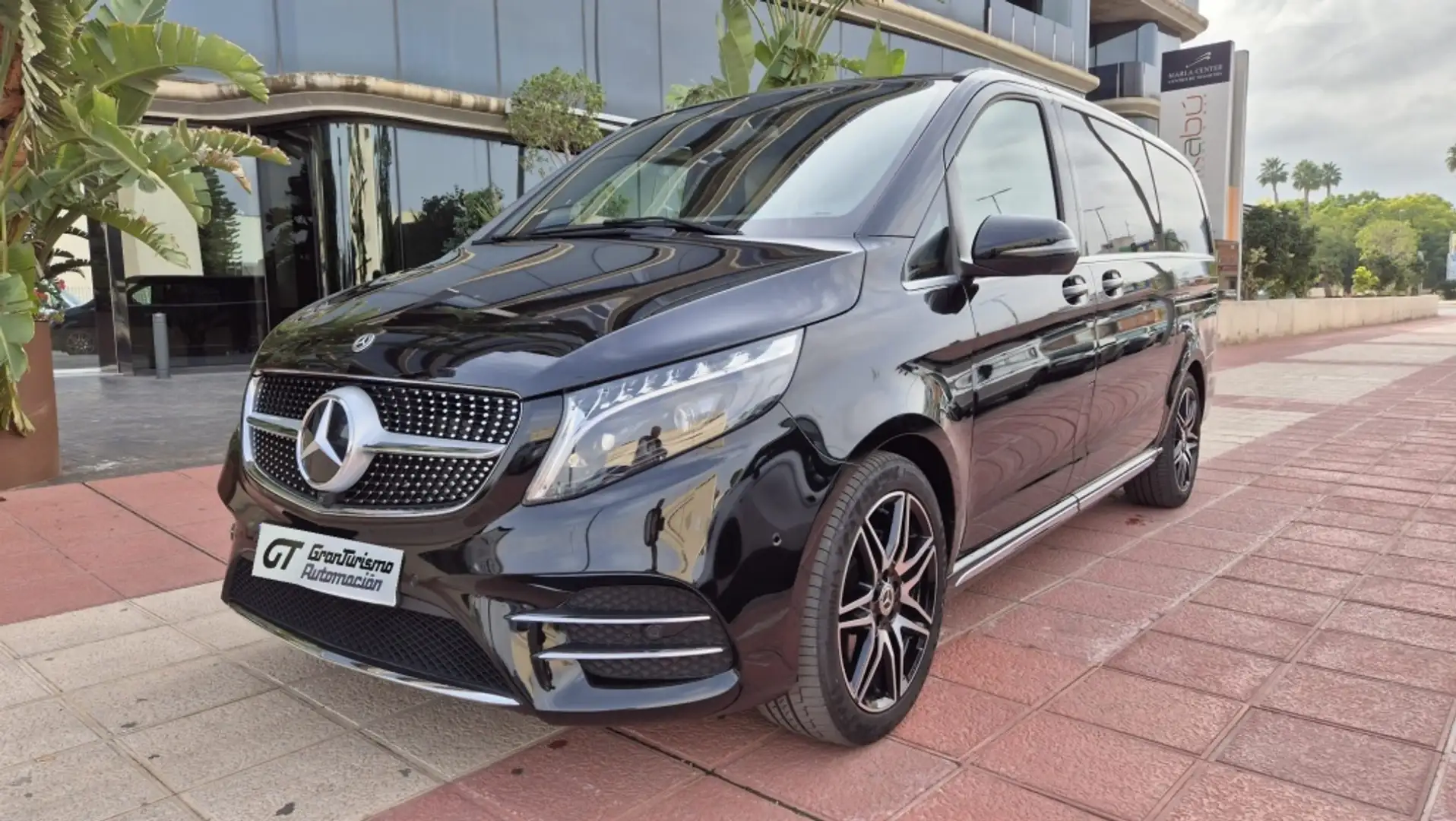 Mercedes-Benz V 300d Extralargo Avantgarde Černá - 2