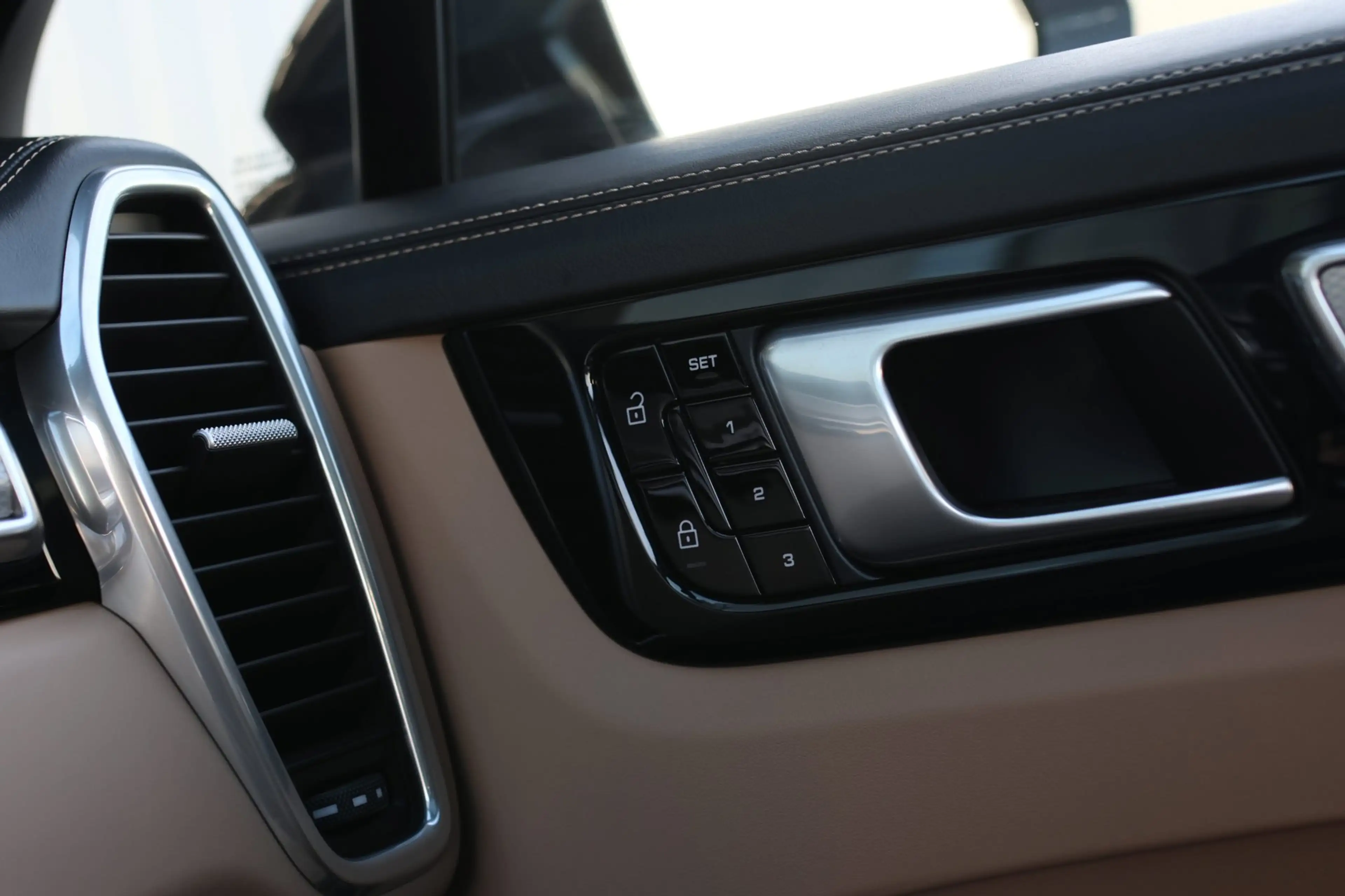 Porsche Cayenne Coupé 3.0 E-Hybrid *Pano*Sport Design*Sportuitlaat — photo 41