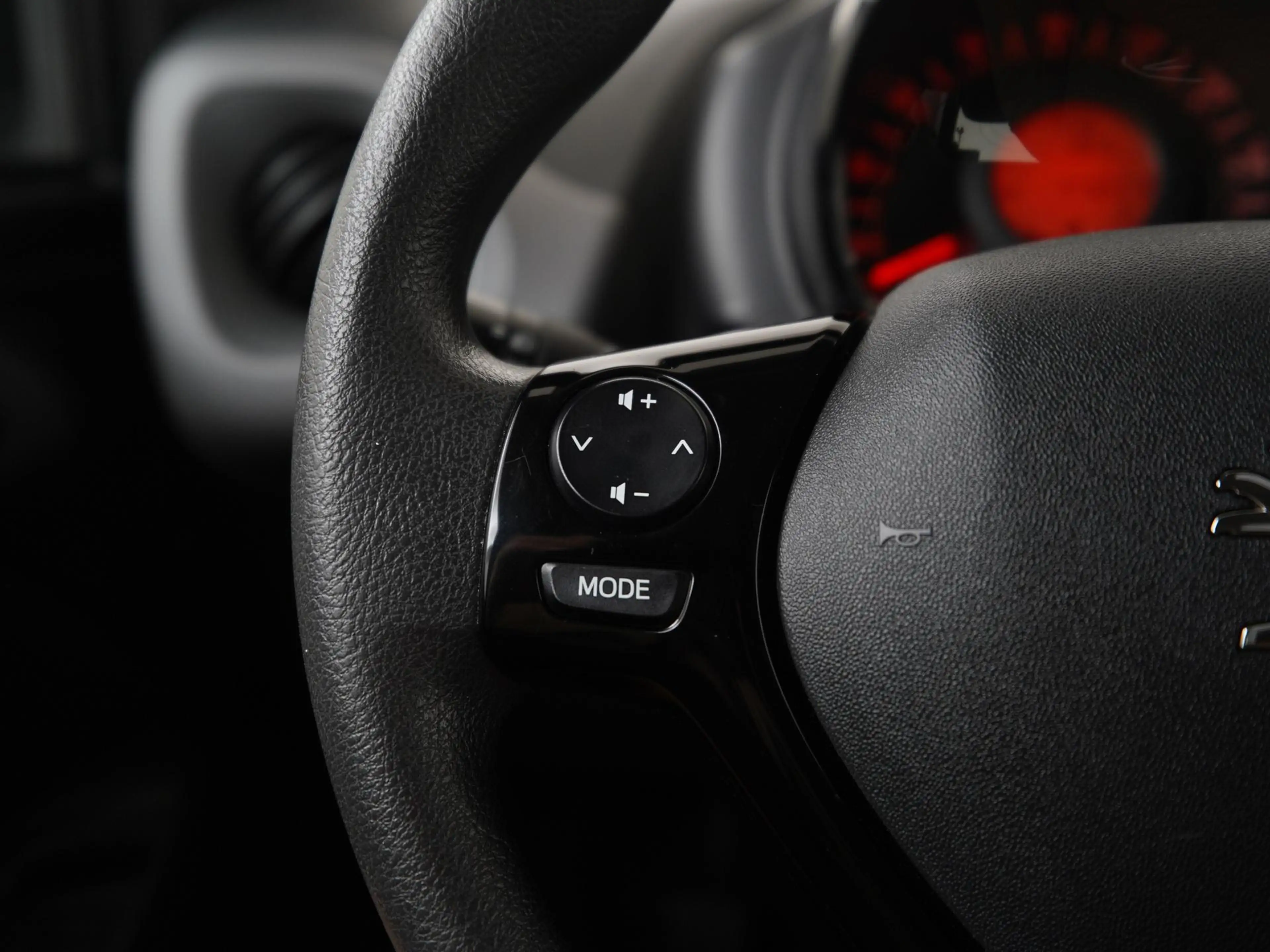 Peugeot 108 1.0 e-VTi Active TOP! | Airco | Bluetooth | Zondag — photo 7