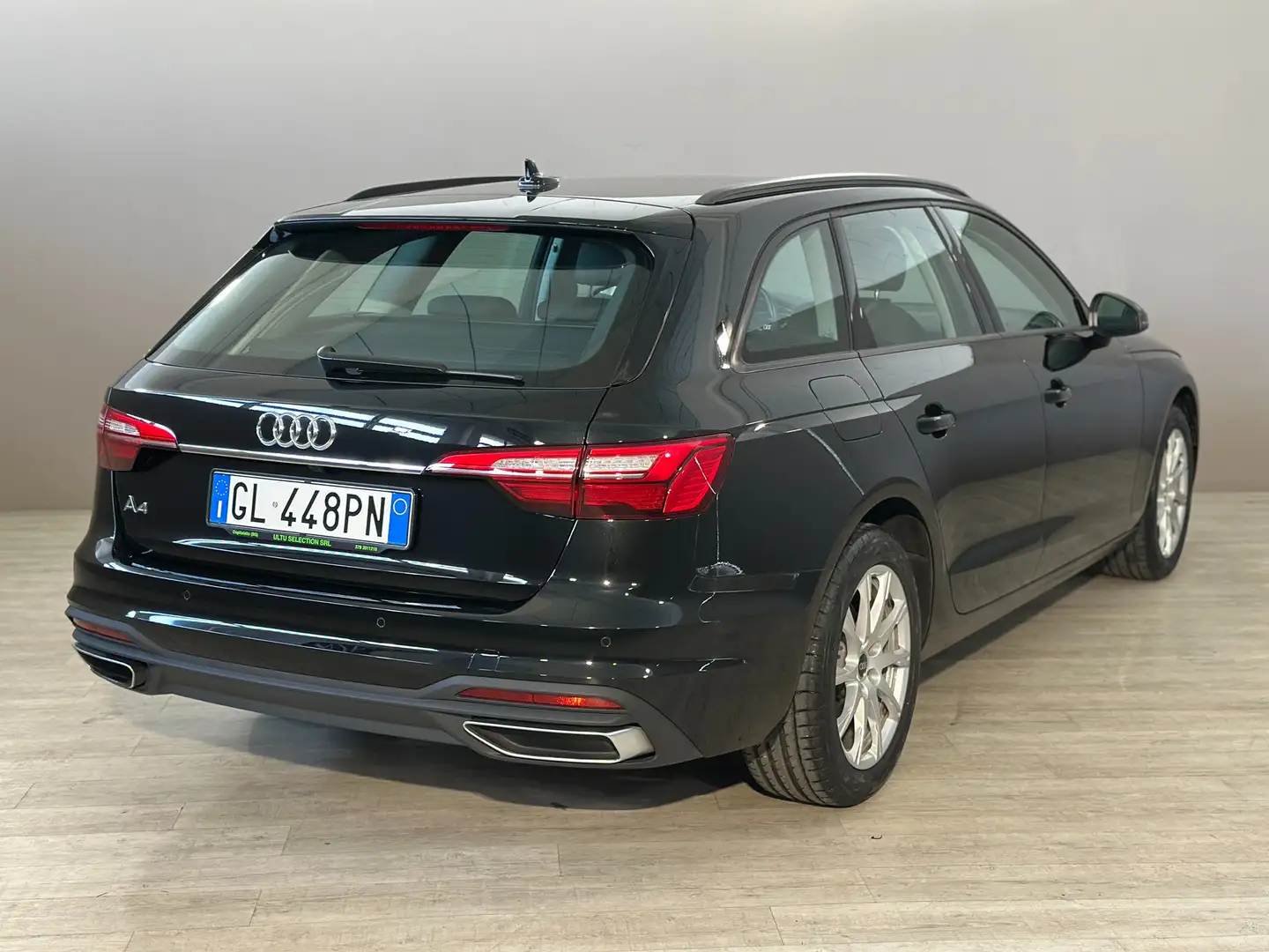 Audi A4 Avant 35 MHEV Business 163CV S-Tronic Black - 2