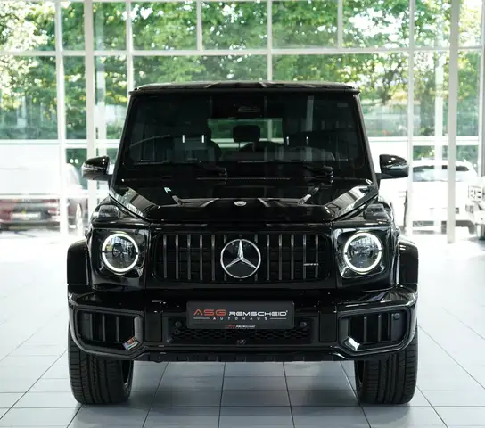 Mercedes-Benz G-Class view 3