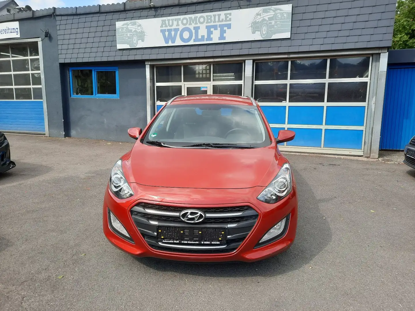 Hyundai i30 cw Trend Czerwony - 1