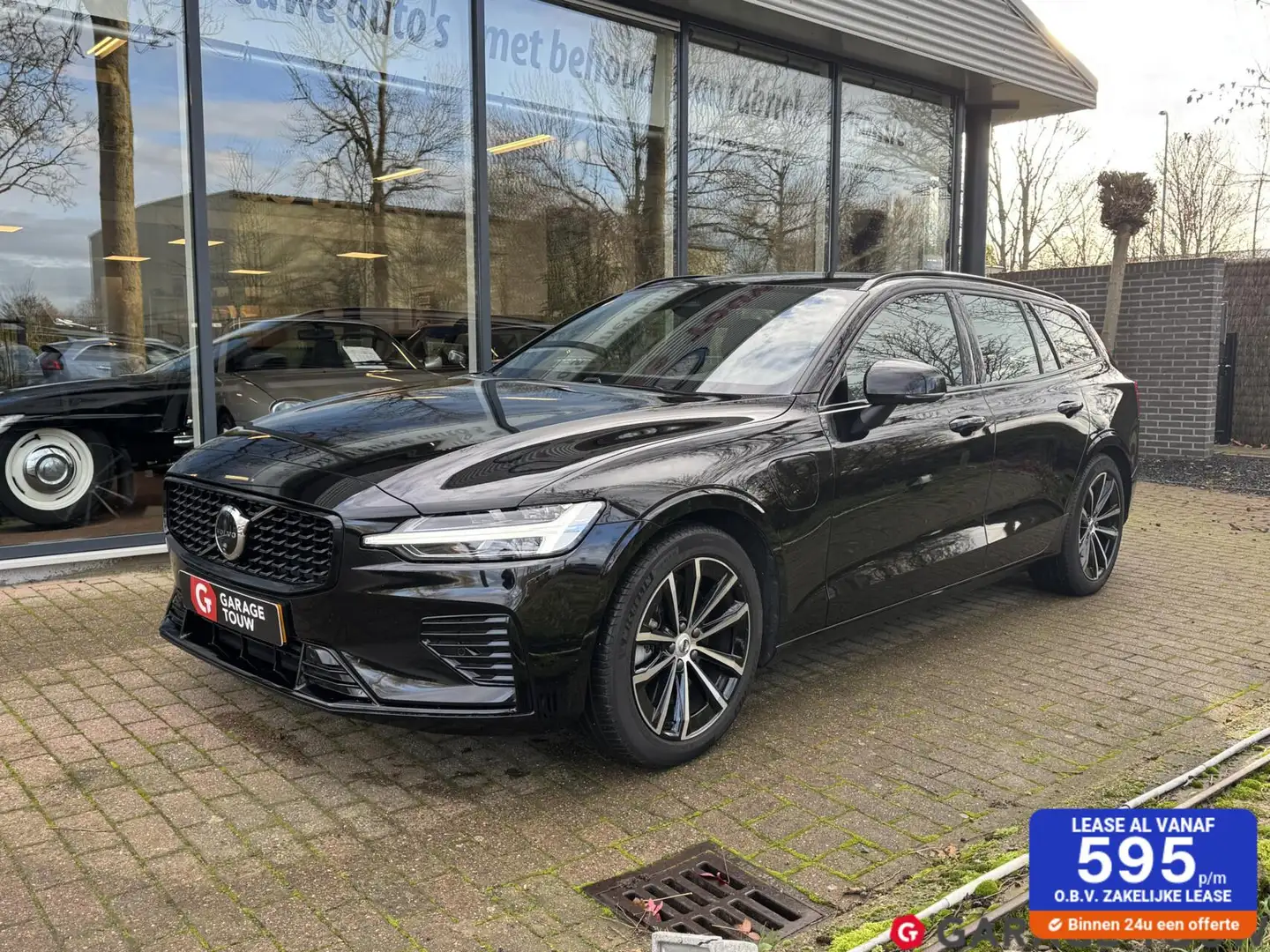 Volvo V60 2.0 T6 Plug-in hybrid AWD Plus Dark Elektr.trekh. Schwarz - 1