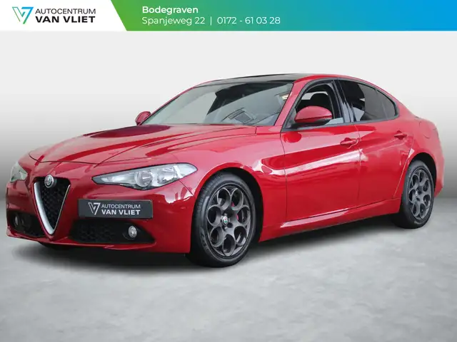Alfa Romeo Giulia 2.2 Eco Business | ELEKTRISCH SCHUIFDAK | LEDEREN