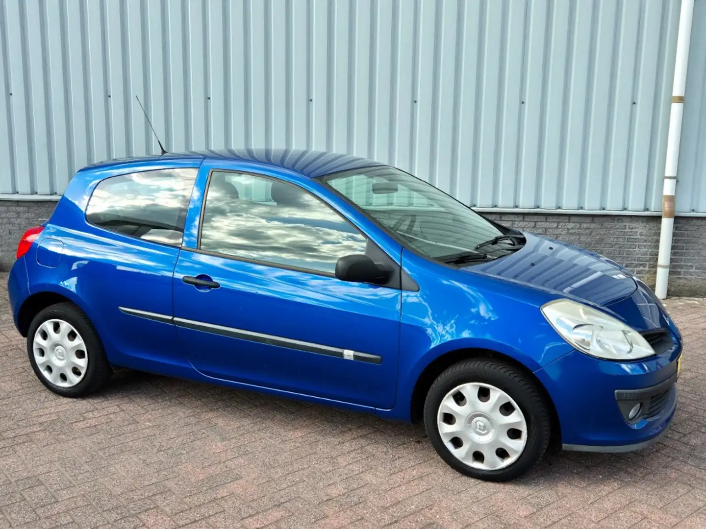 Renault Clio 1.2 16V special Line Airco Bleu - 2