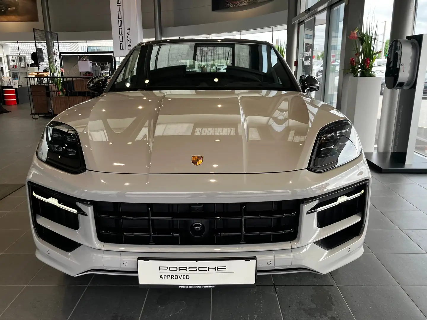 Porsche Cayenne E-Hybrid Coupé Grau - 2
