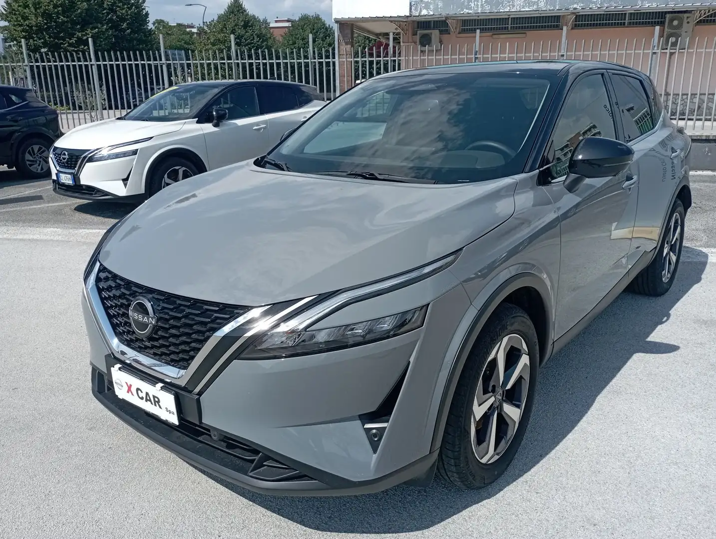 Nissan Qashqai Qashqai MHEV 140 CV N-Connecta Grijs - 1