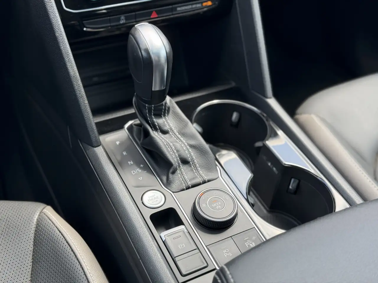 Volkswagen Atlas снимка Volkswagen Atlas