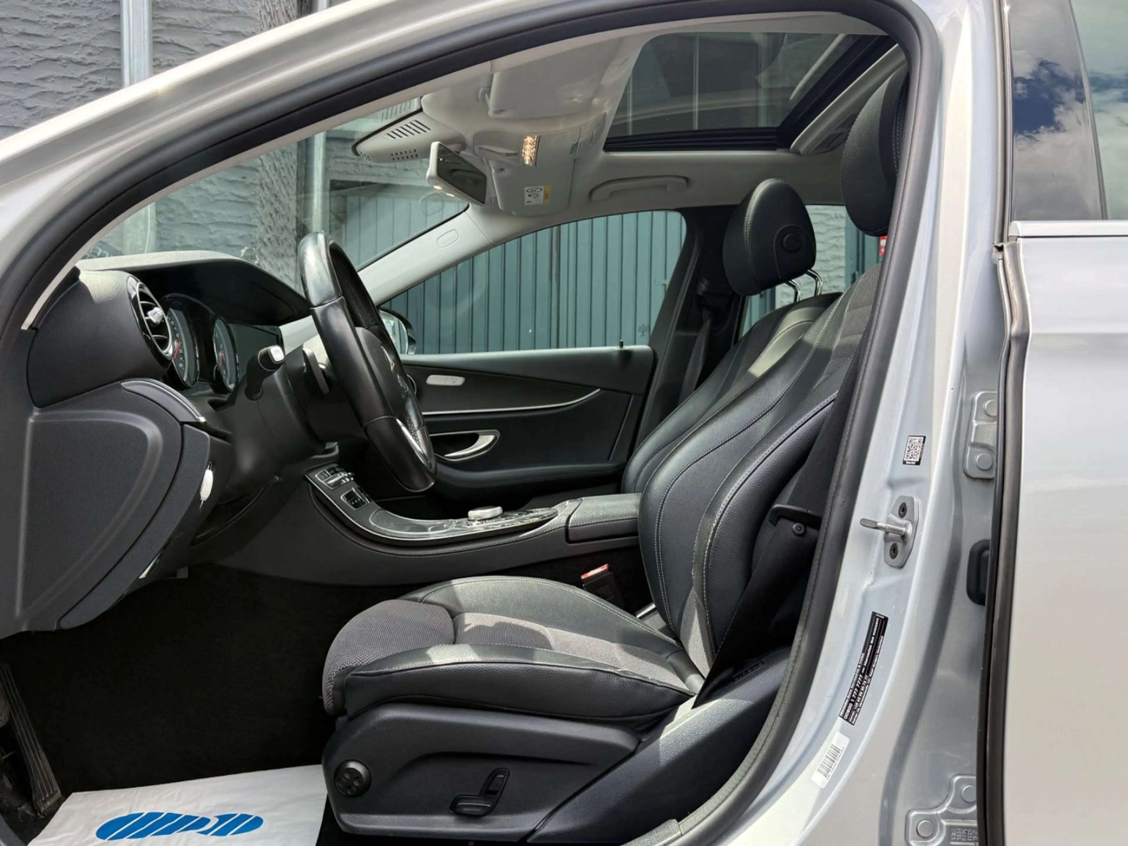 Mercedes-Benz E 200 4Matic*1-Hand*Garantie — photo 10