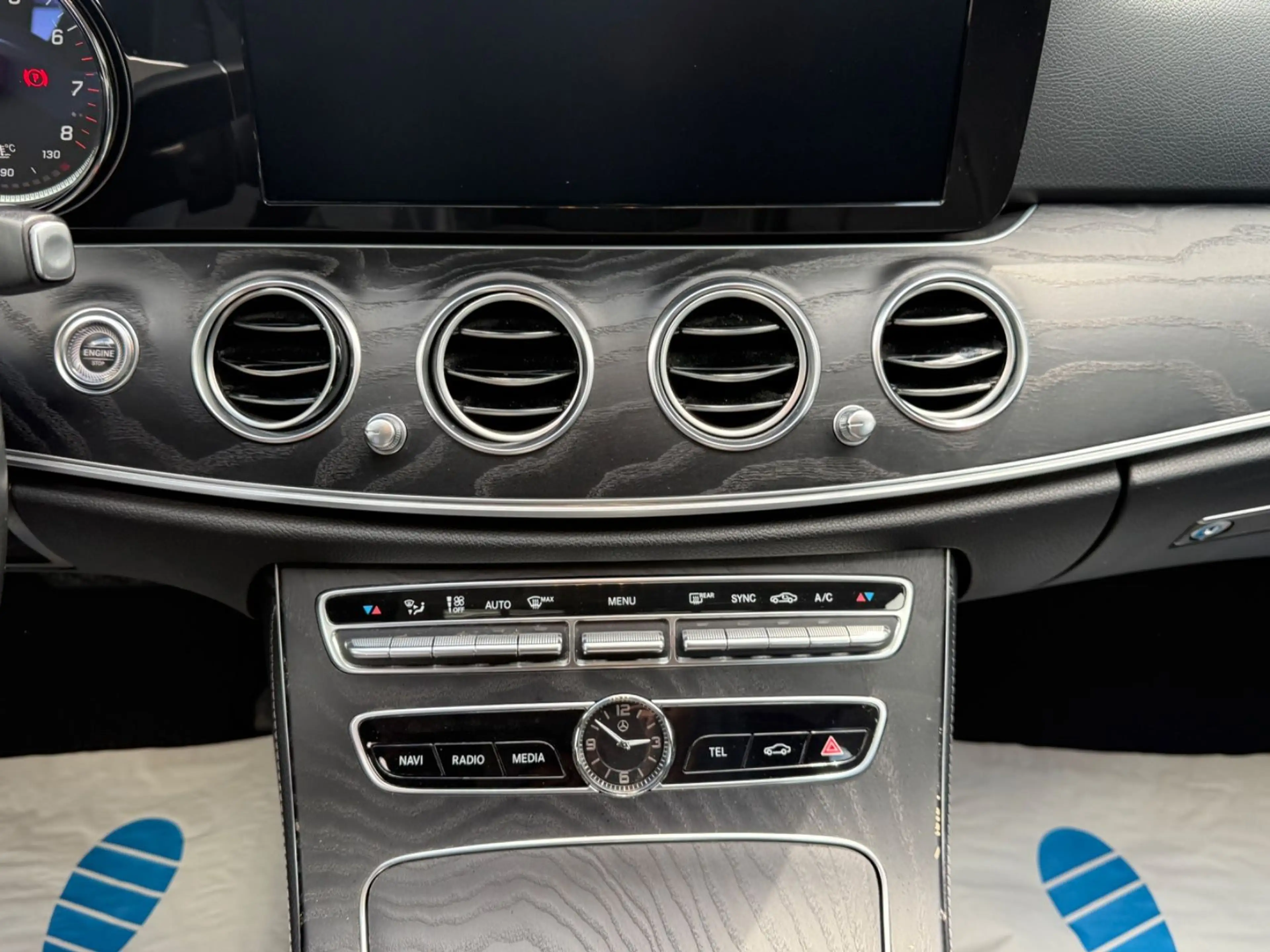Mercedes-Benz E 200 4Matic*1-Hand*Garantie — photo 15