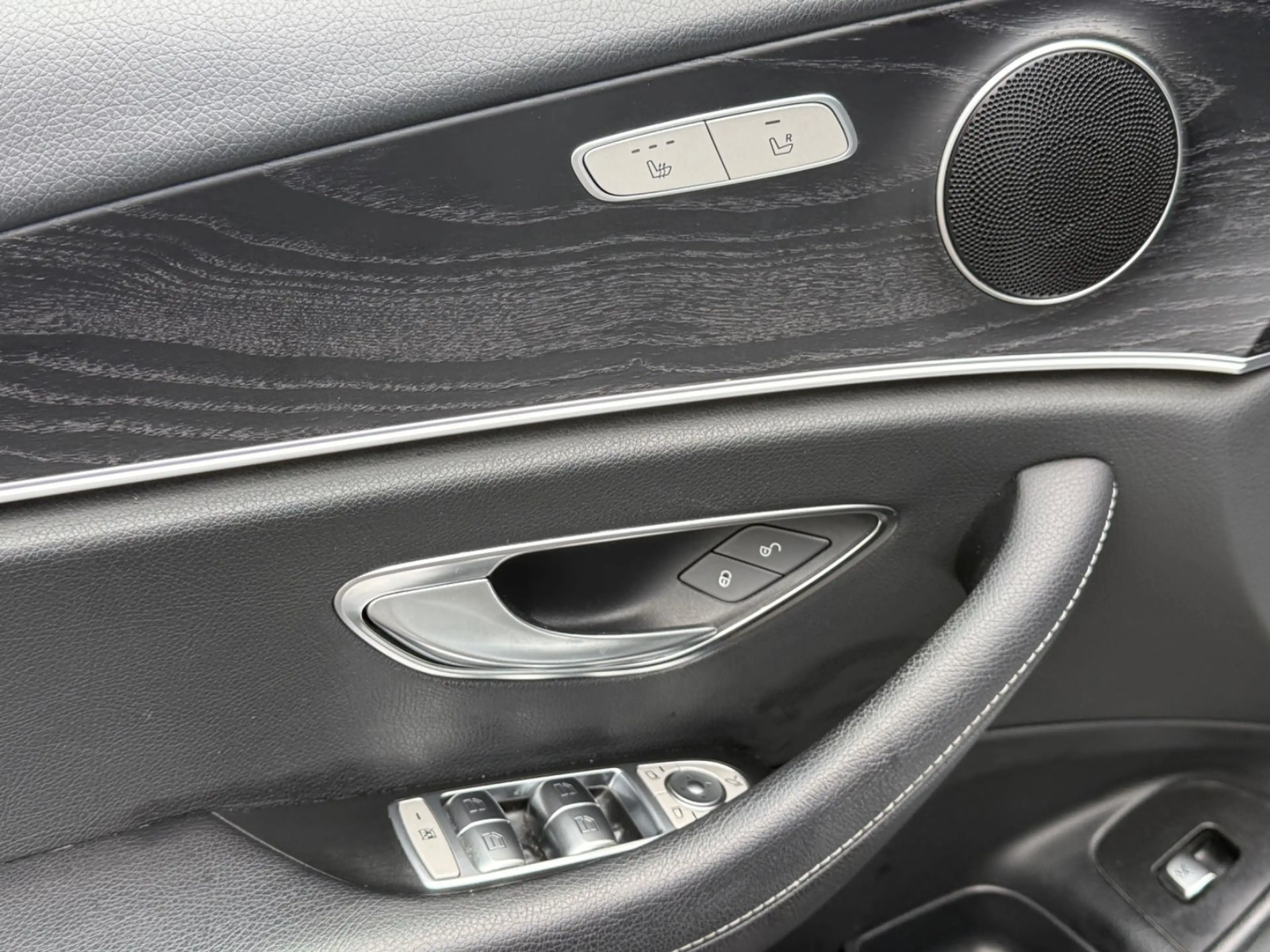 Mercedes-Benz E 200 4Matic*1-Hand*Garantie — photo 9