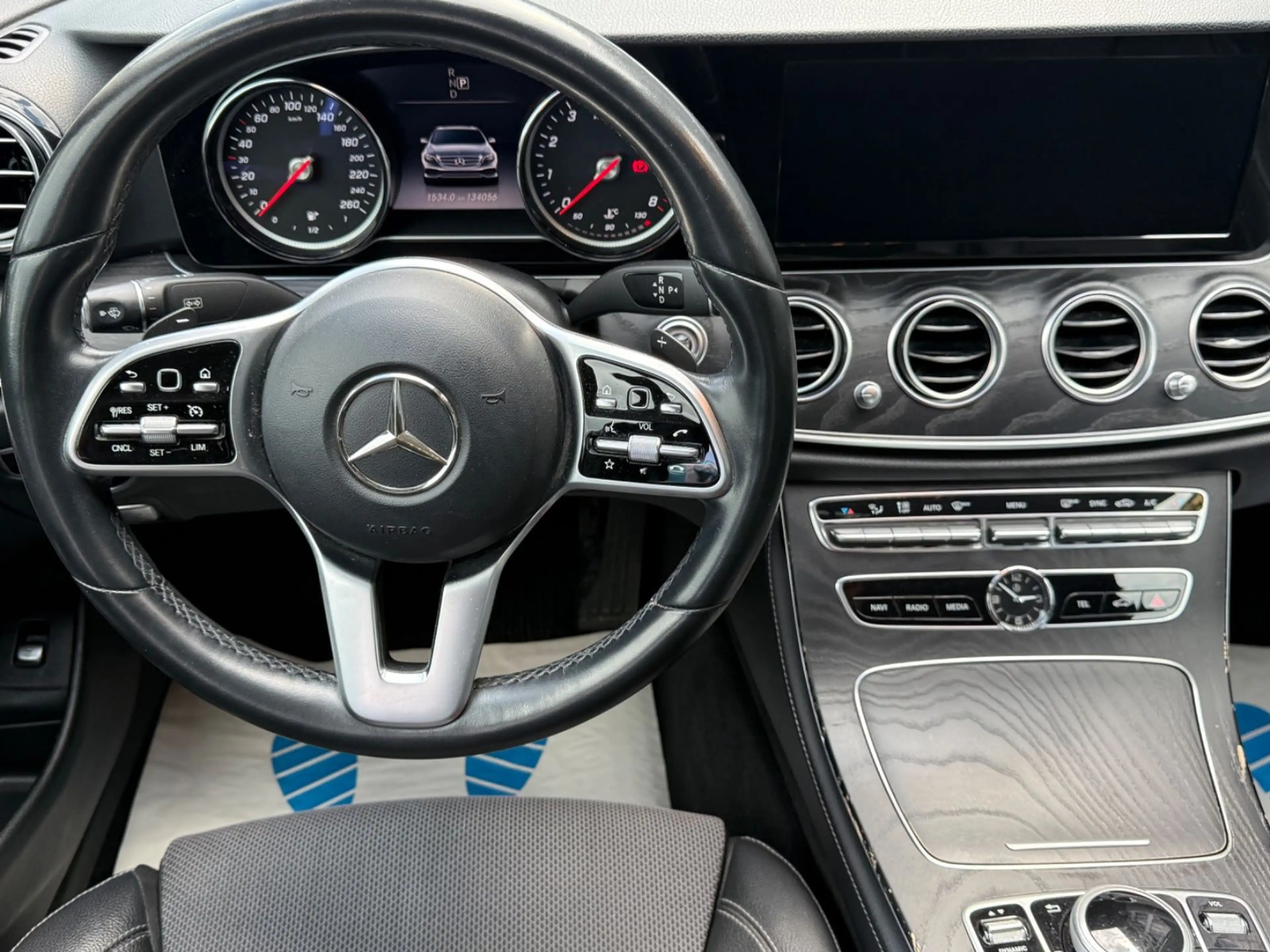 Mercedes-Benz E 200 4Matic*1-Hand*Garantie — photo 13