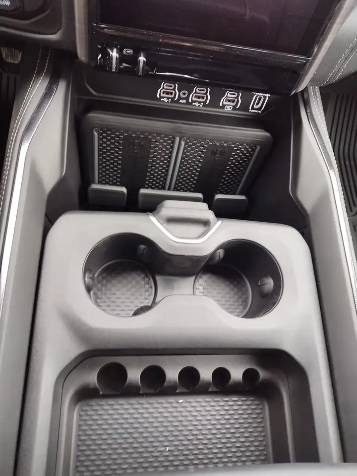 RAM 2500 снимка RAM 2500