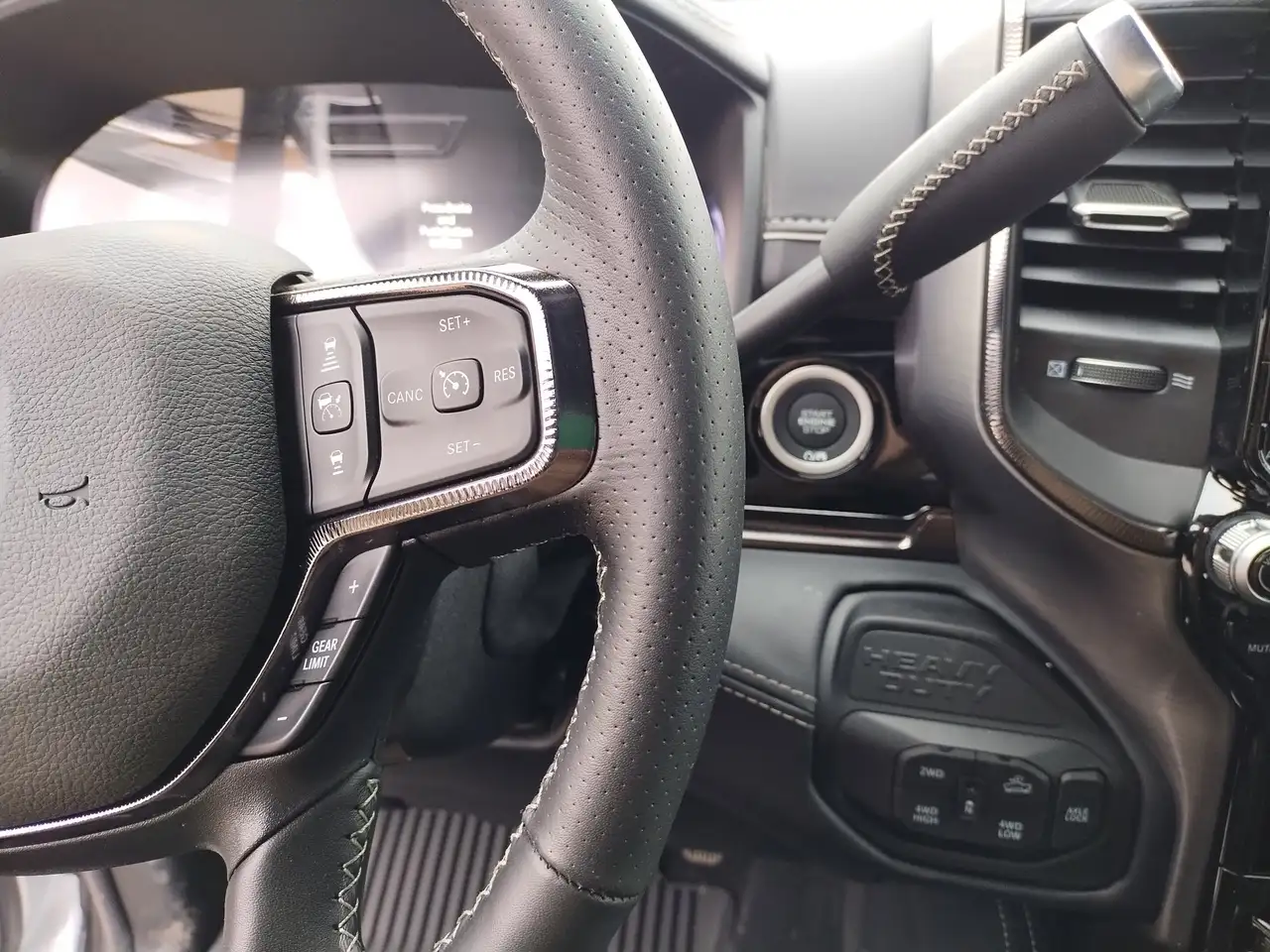 RAM 2500 снимка RAM 2500