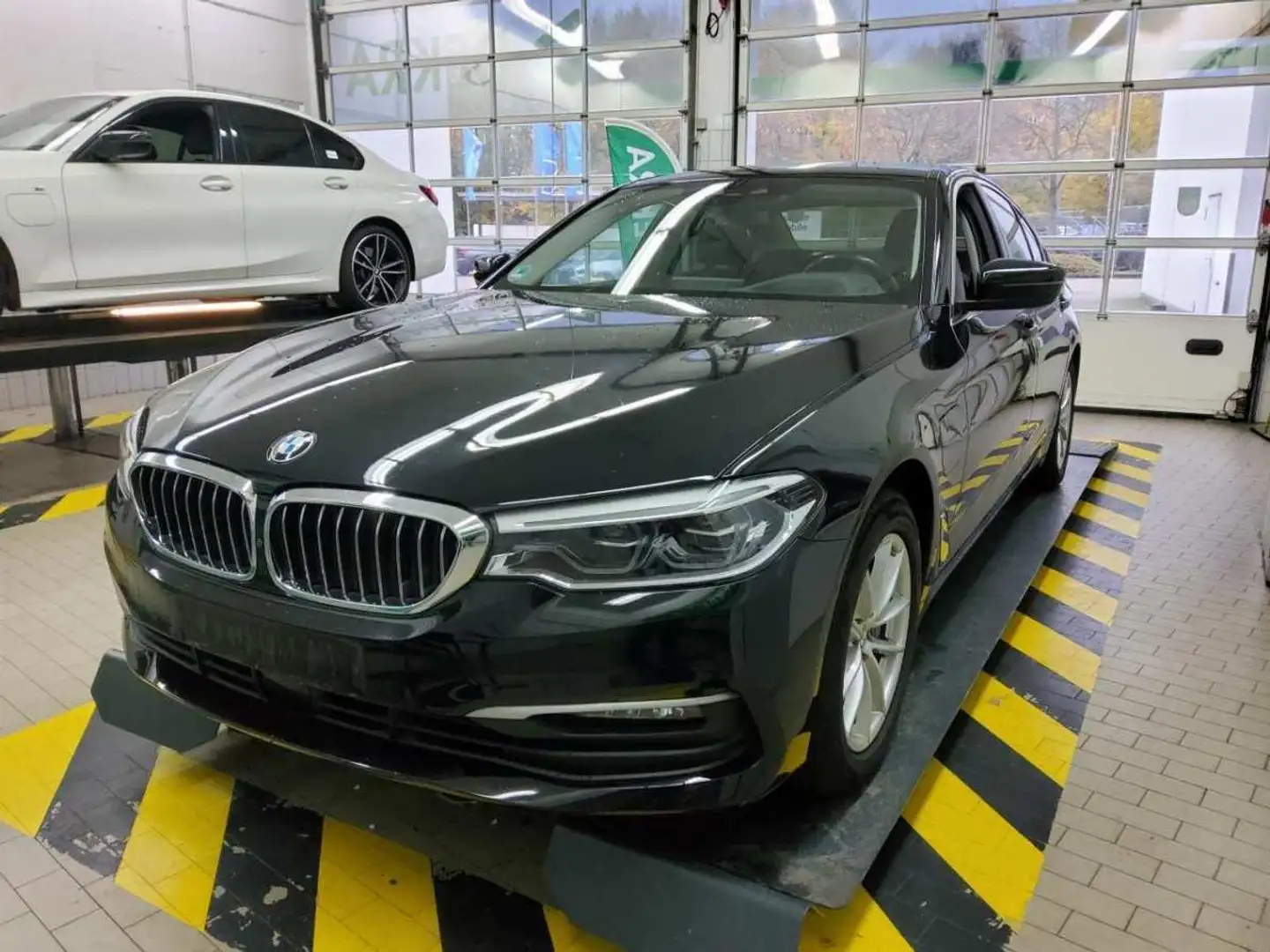 BMW 530 e LIMOUSINE 17Z./LED/ACC/HuD/360°/KEYLESS Schwarz - 1