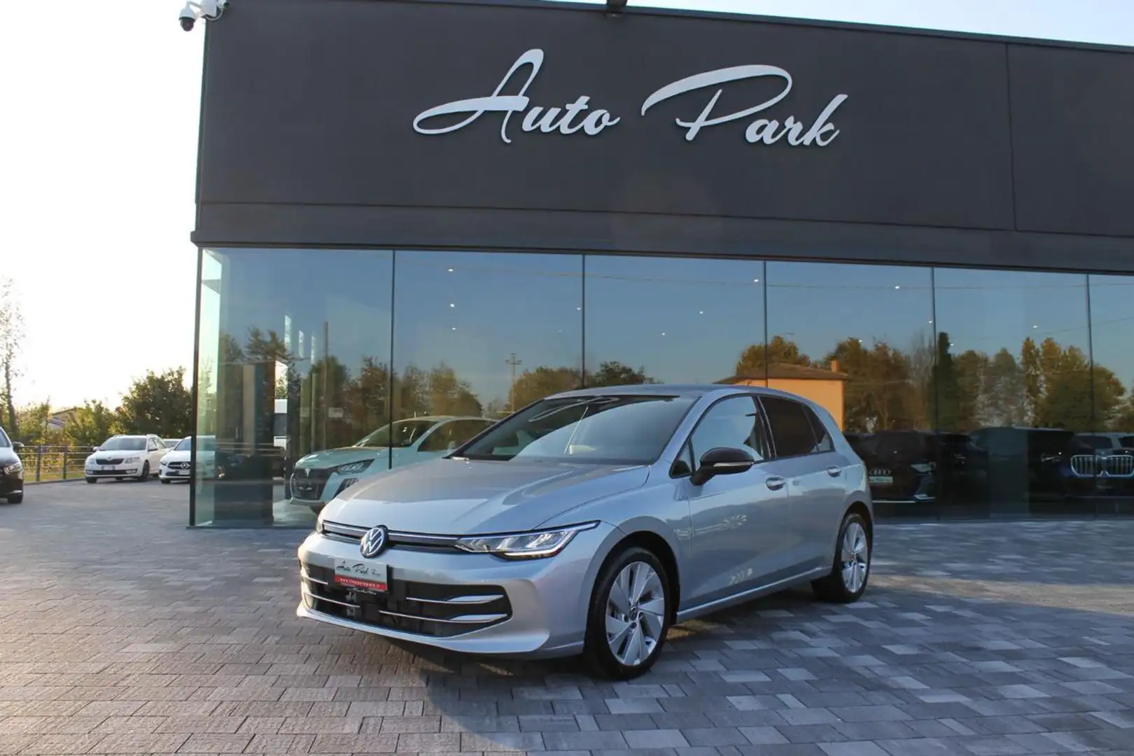 Volkswagen Golf 8.5 - 1.5 TSI 115 CV GOAL - lega 18" Argento - 1