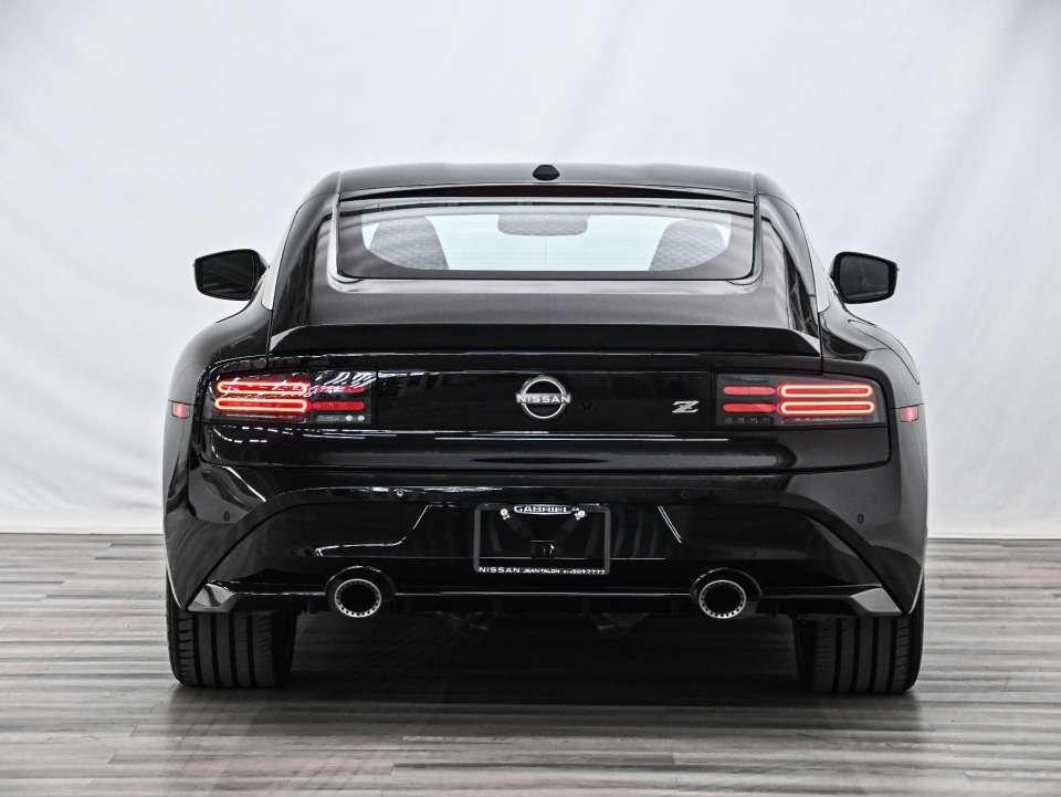 2025 Nissan Z Performance 1 OWNER + ONLY 3 307 KM — снимка 1