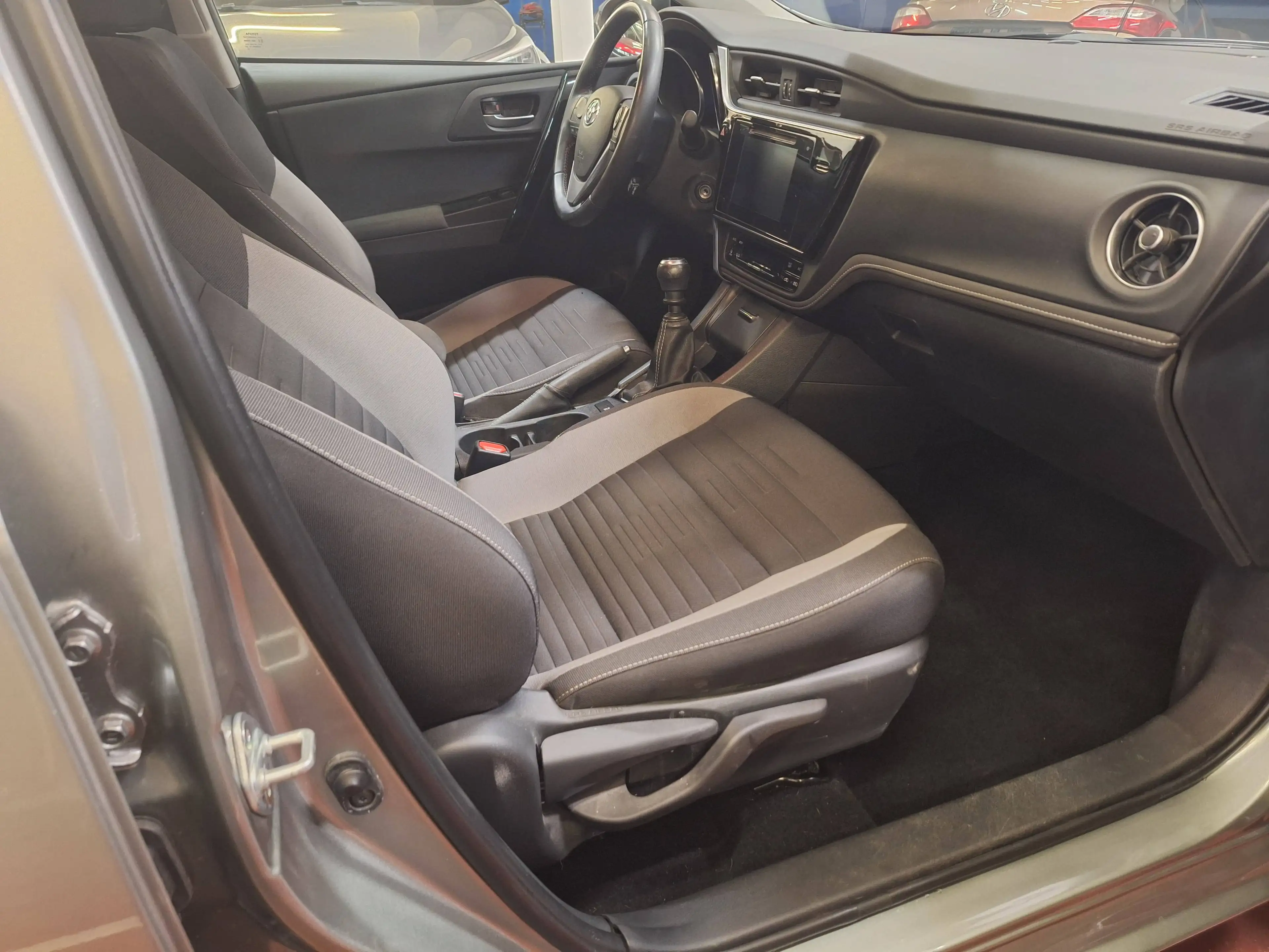 Toyota Auris Auris SW 1.2 Turbo Comfort (EU6.2) — photo 13