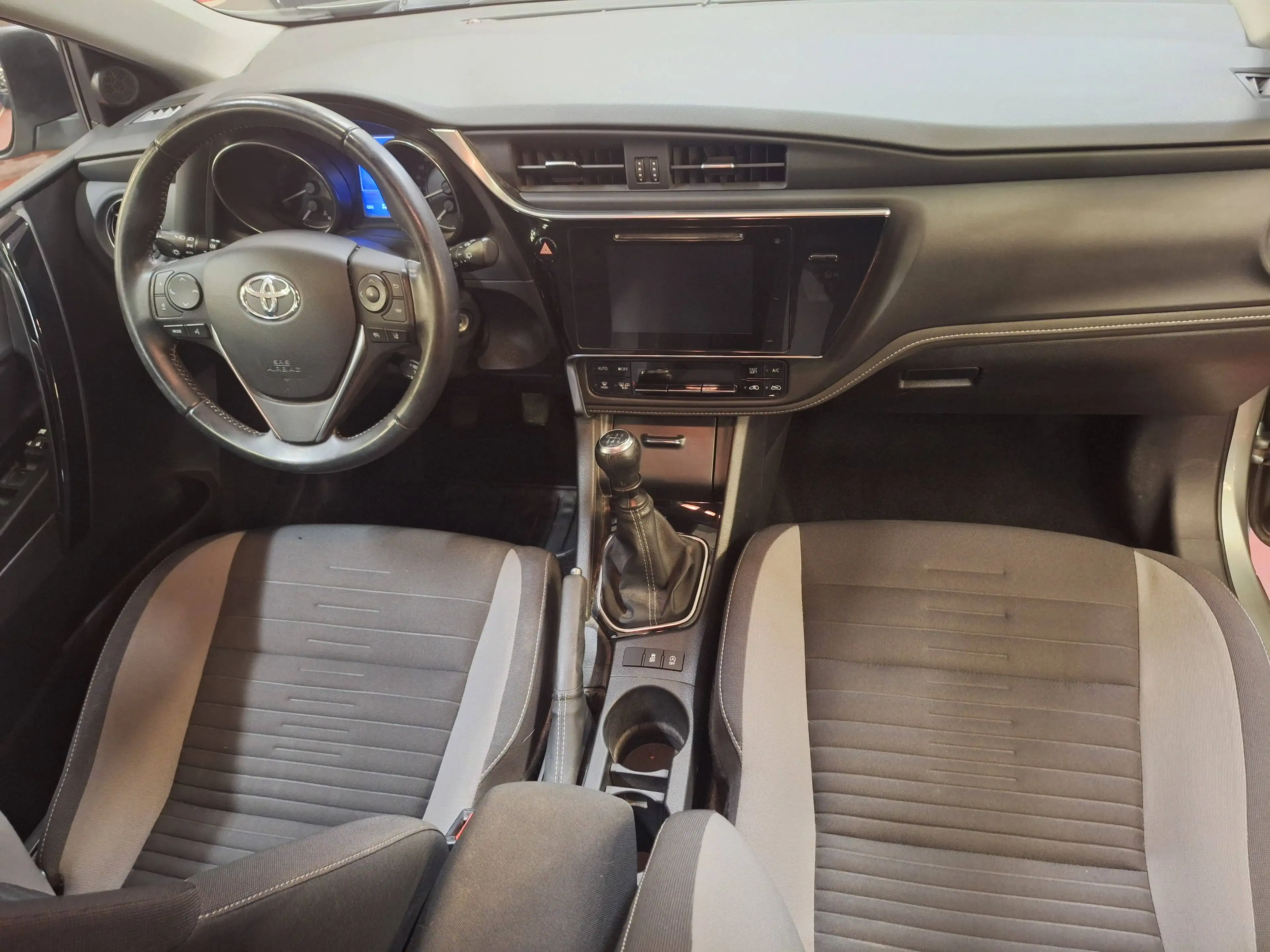Toyota Auris Auris SW 1.2 Turbo Comfort (EU6.2) — photo 10