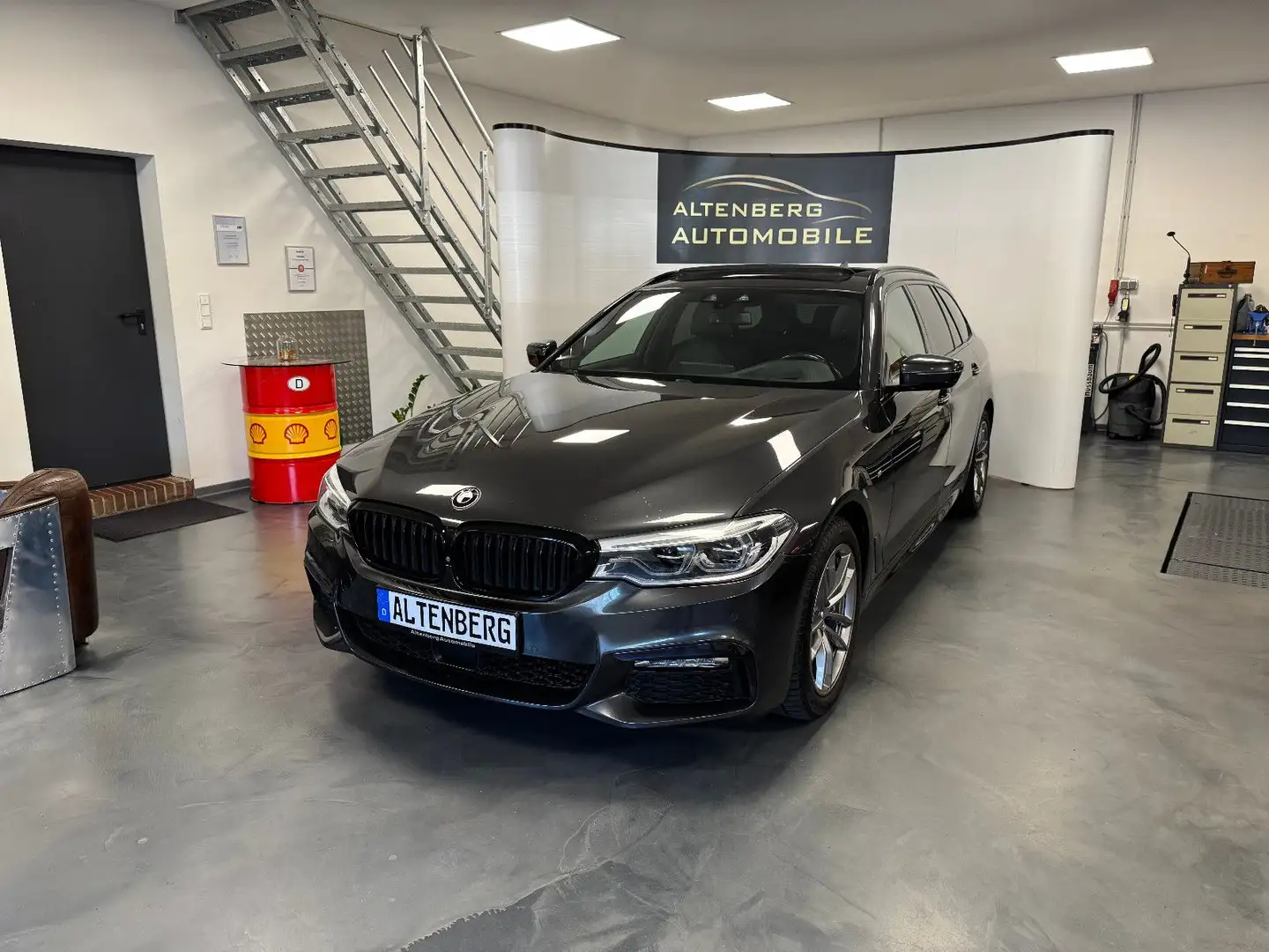 BMW 530 d T xDrive M Sport HUD AHK Pano LED ACC 360° Gris - 1