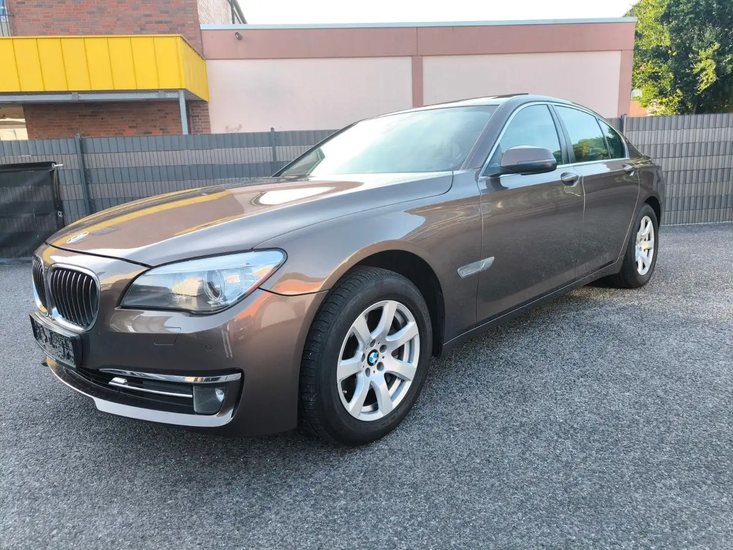 BMW 730 d xDrive Softclose-GSD-HeadUp-Kamera-Standhei Grau - 1