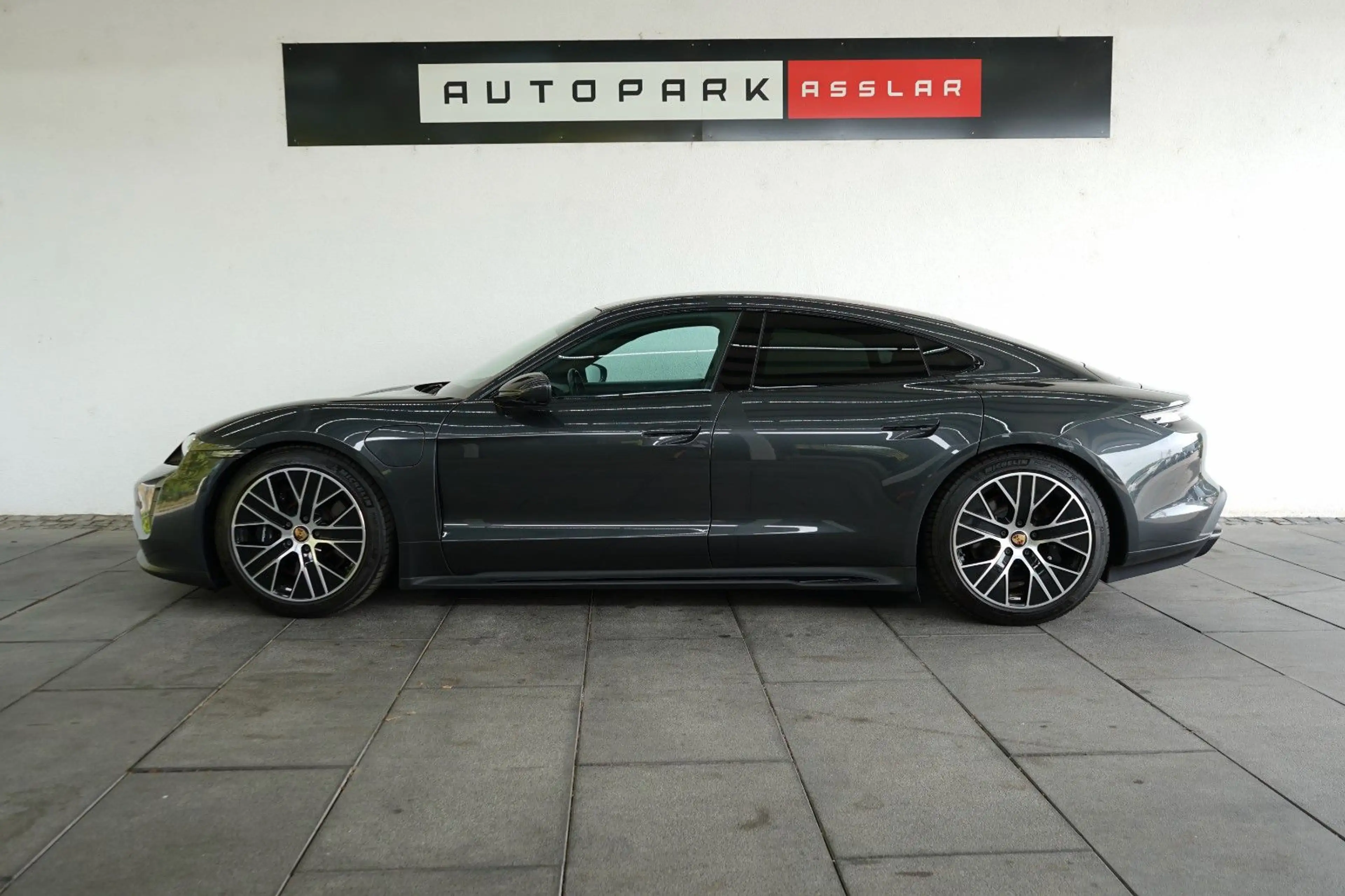 Porsche Taycan GTS/Pano/NightVision/HeadUp/Sitzklima/Mas — photo 28