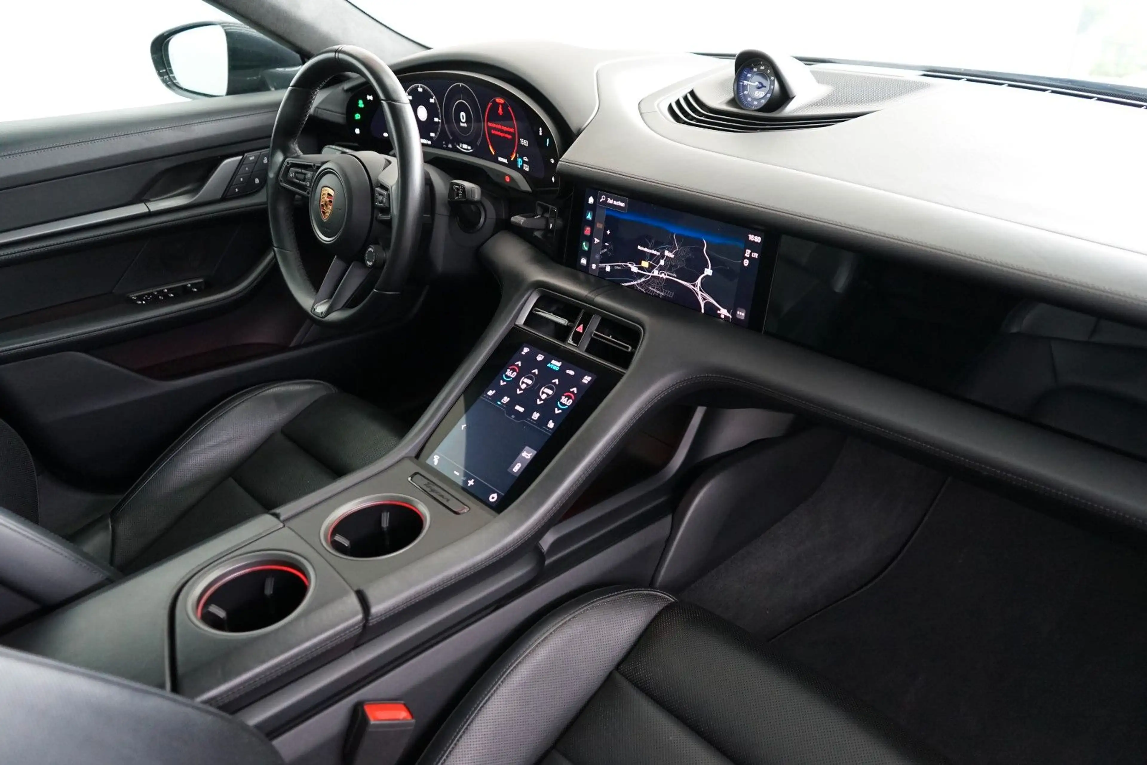 Porsche Taycan GTS/Pano/NightVision/HeadUp/Sitzklima/Mas — photo 8
