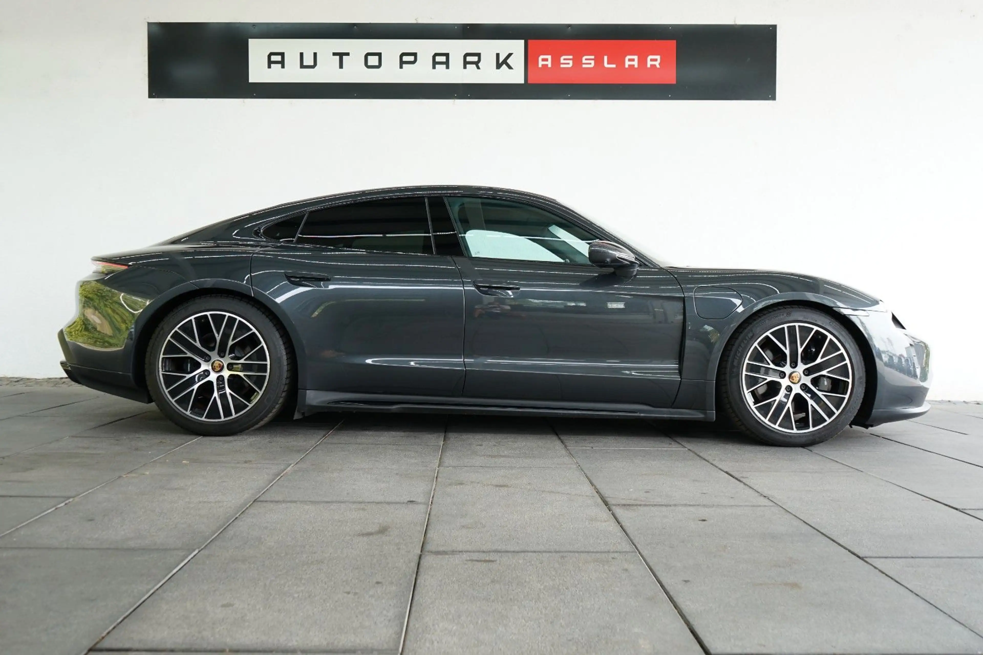 Porsche Taycan GTS/Pano/NightVision/HeadUp/Sitzklima/Mas