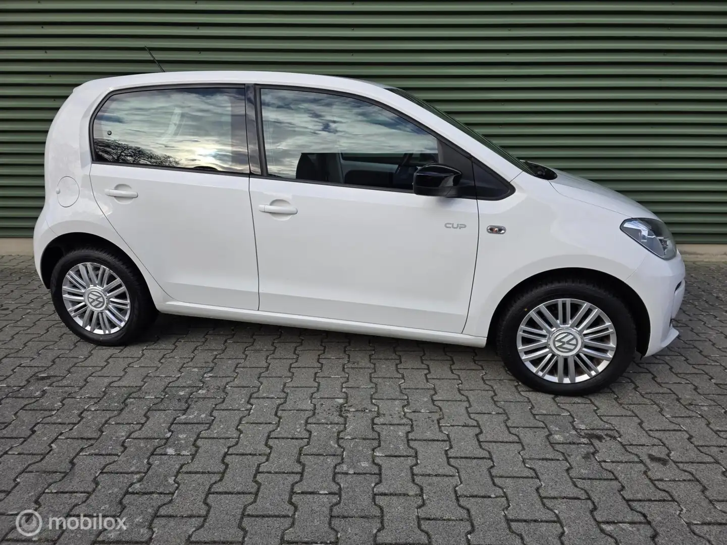 Volkswagen up! 1.0 Cup! High-Up|Navigatie|Airco|2x Sleutel| Weiß - 2