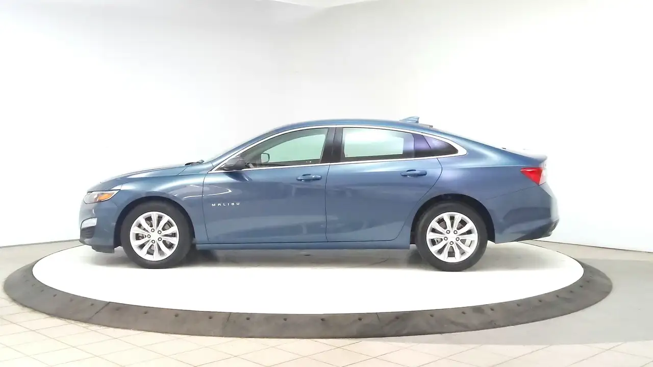 Chevrolet Malibu снимка Chevrolet Malibu