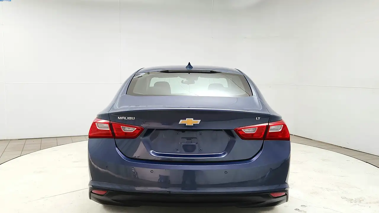 Chevrolet Malibu снимка Chevrolet Malibu