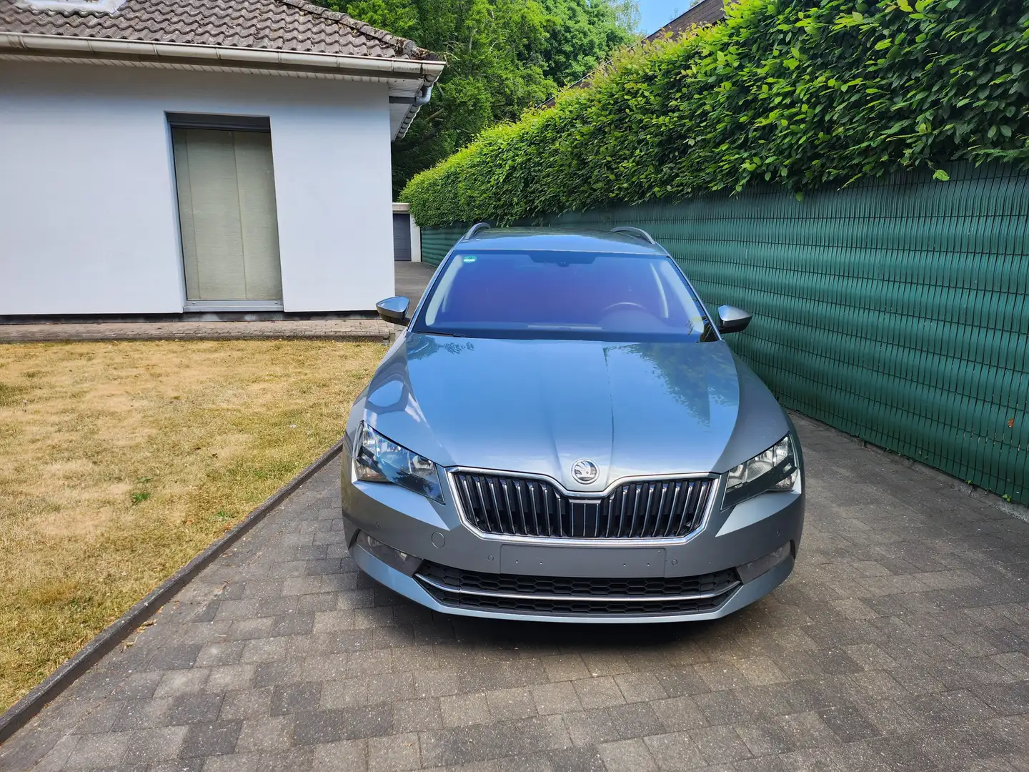 Skoda Superb SW 2.0 CR TDi Ambition Grijs - 2