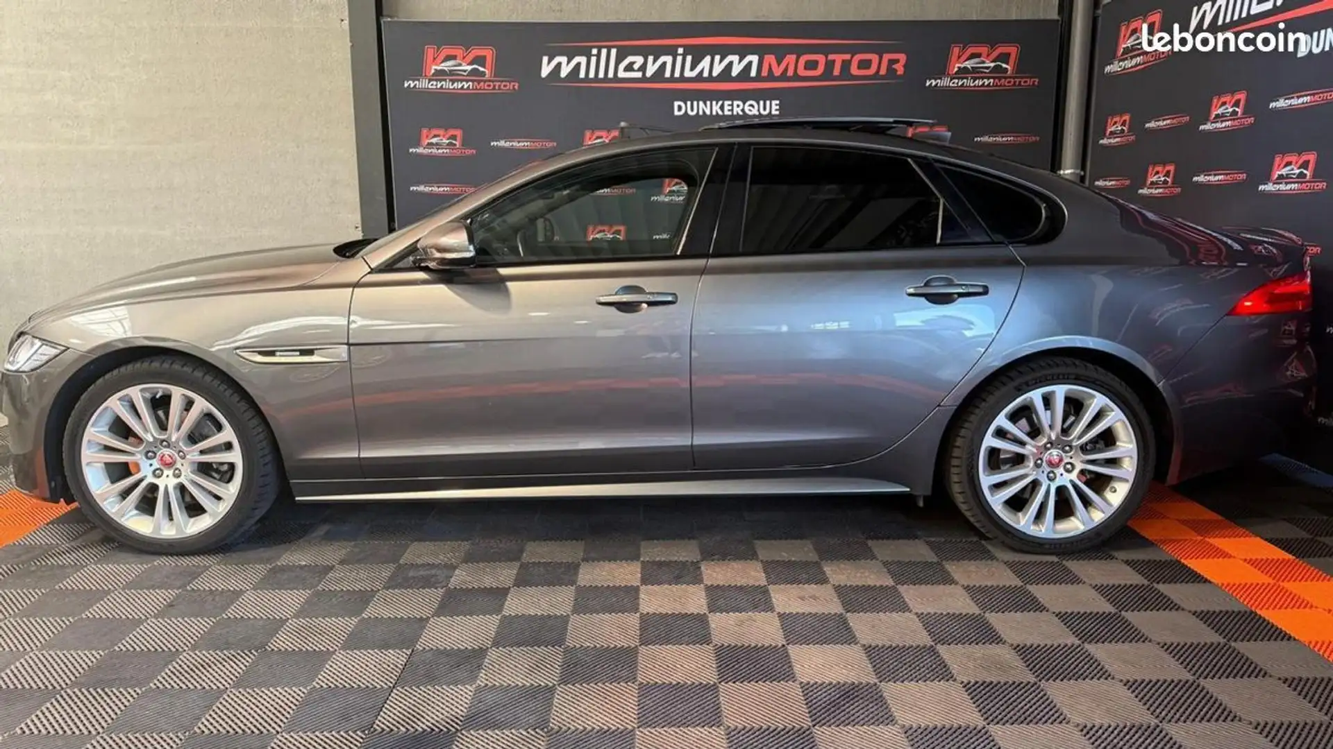 Jaguar XF XF r-sport 2.0 180 cv bva garantie 6 mois Gris - 2