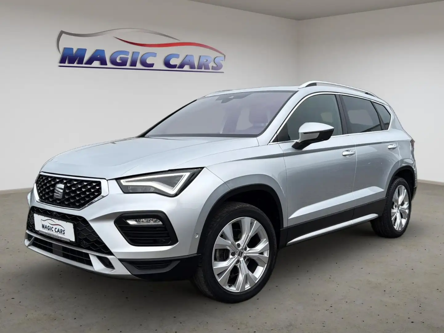 SEAT Ateca 2.0 TDI DSG Xperience *Pano*Stand*Beats* Silber - 1