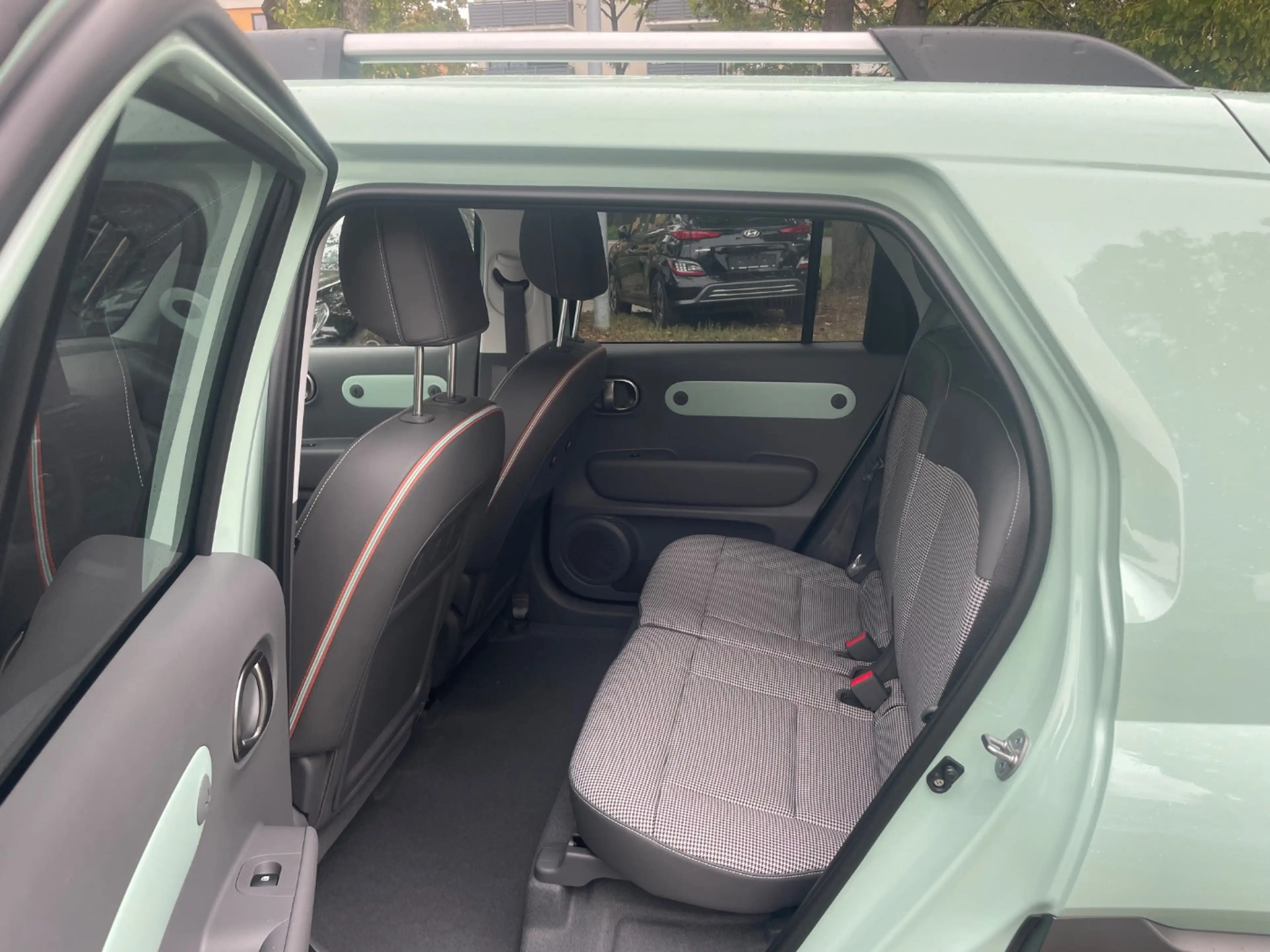 Hyundai Inster Lounge 85 kW Kam Navi Wärmepumpe — photo 14