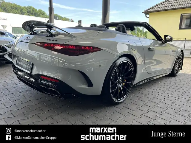 Mercedes-Benz SL view 11