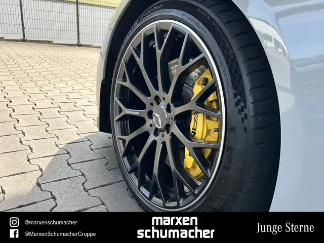 Mercedes-Benz SL view 8