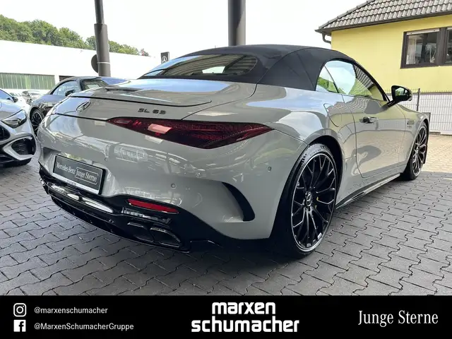 Mercedes-Benz SL view 4