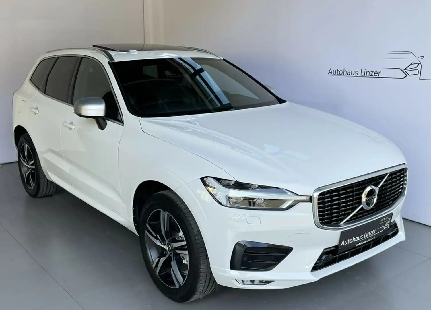 Volvo XC60 R Design AWD *LED*ACC*360°*PANO*H&K*LenkradH* Weiß - 1